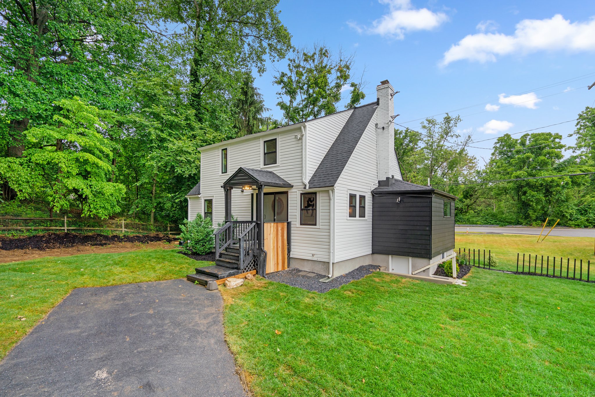 43. Back exterior.jpg