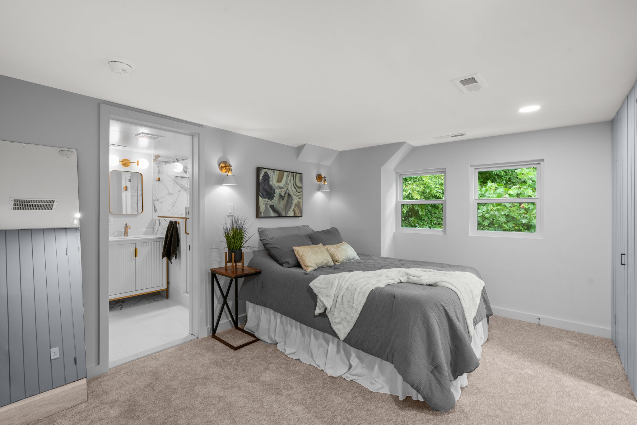 25. Upper bedroom.jpg