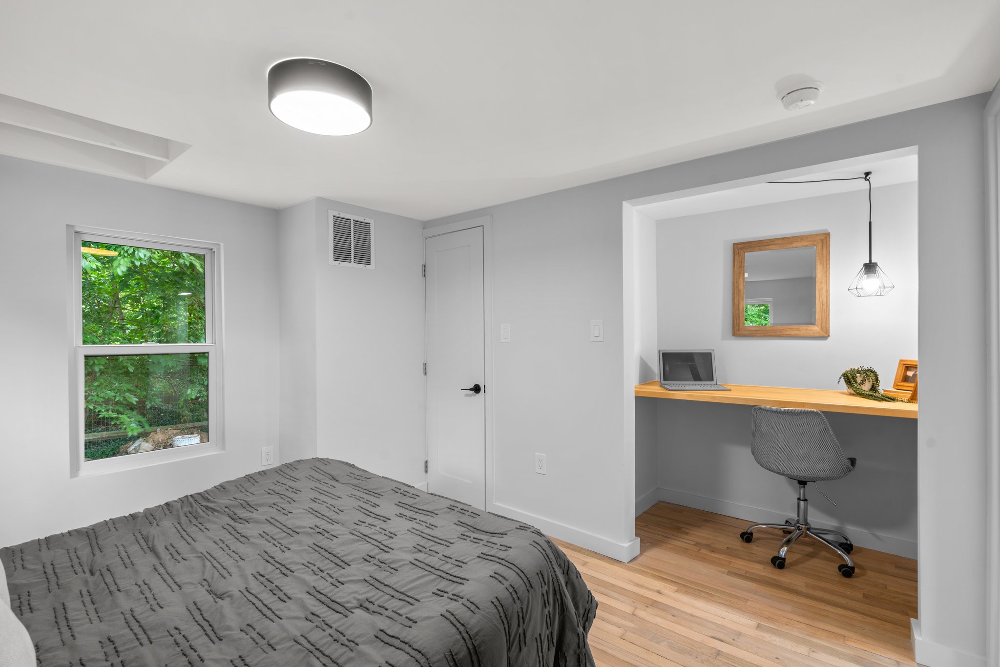 38. Lower bedroom.jpg