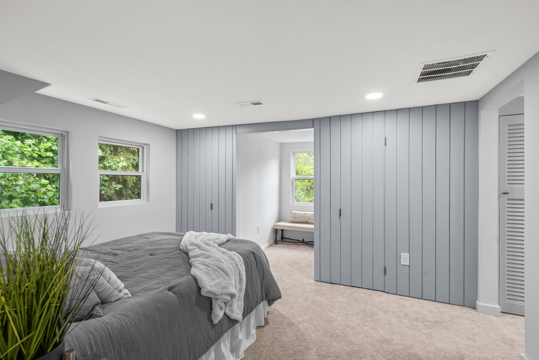 27. Upper bedroom.jpg