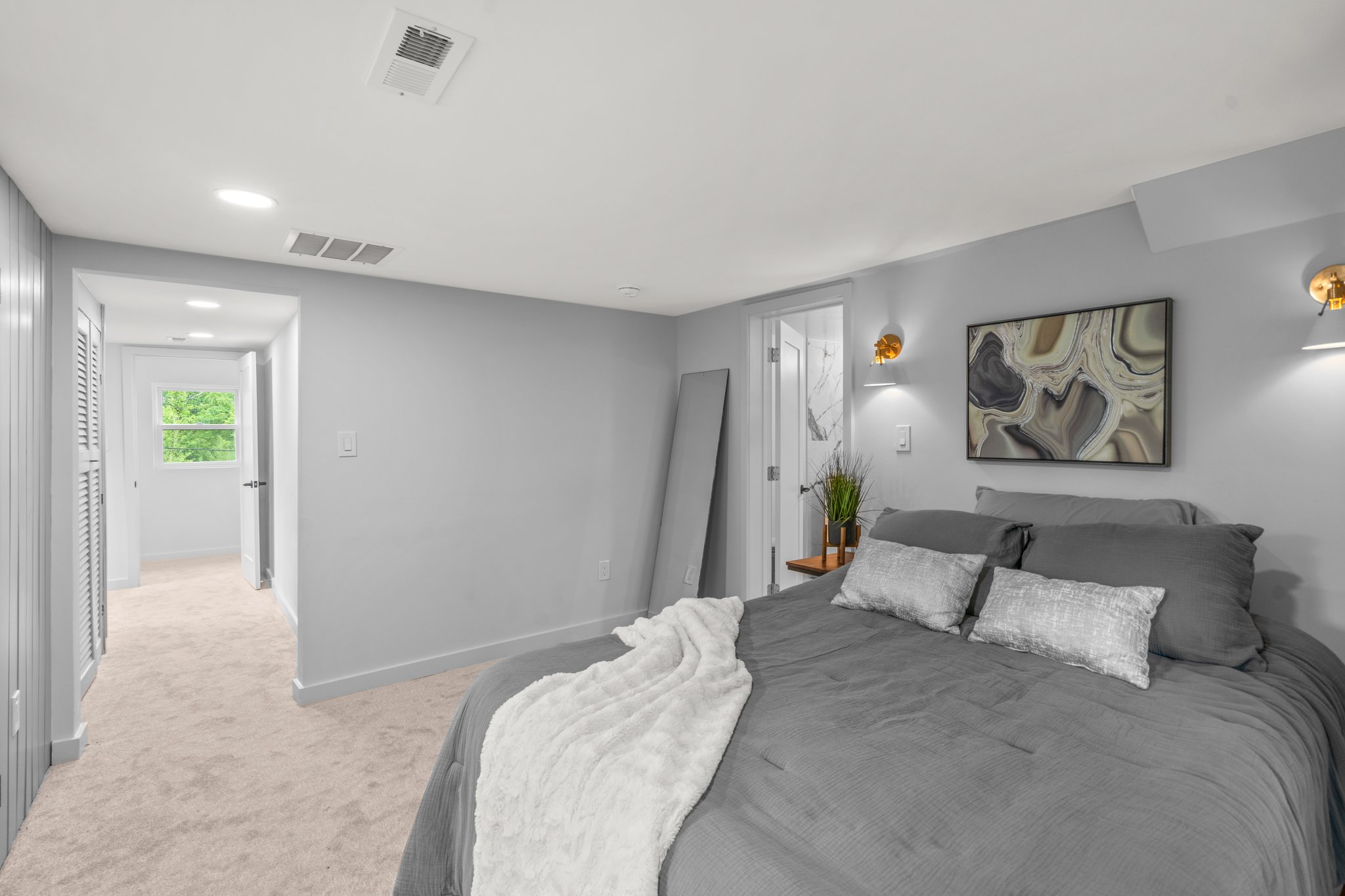 26. Upper bedroom.jpg