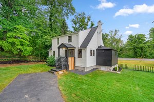 43. Back exterior.jpg