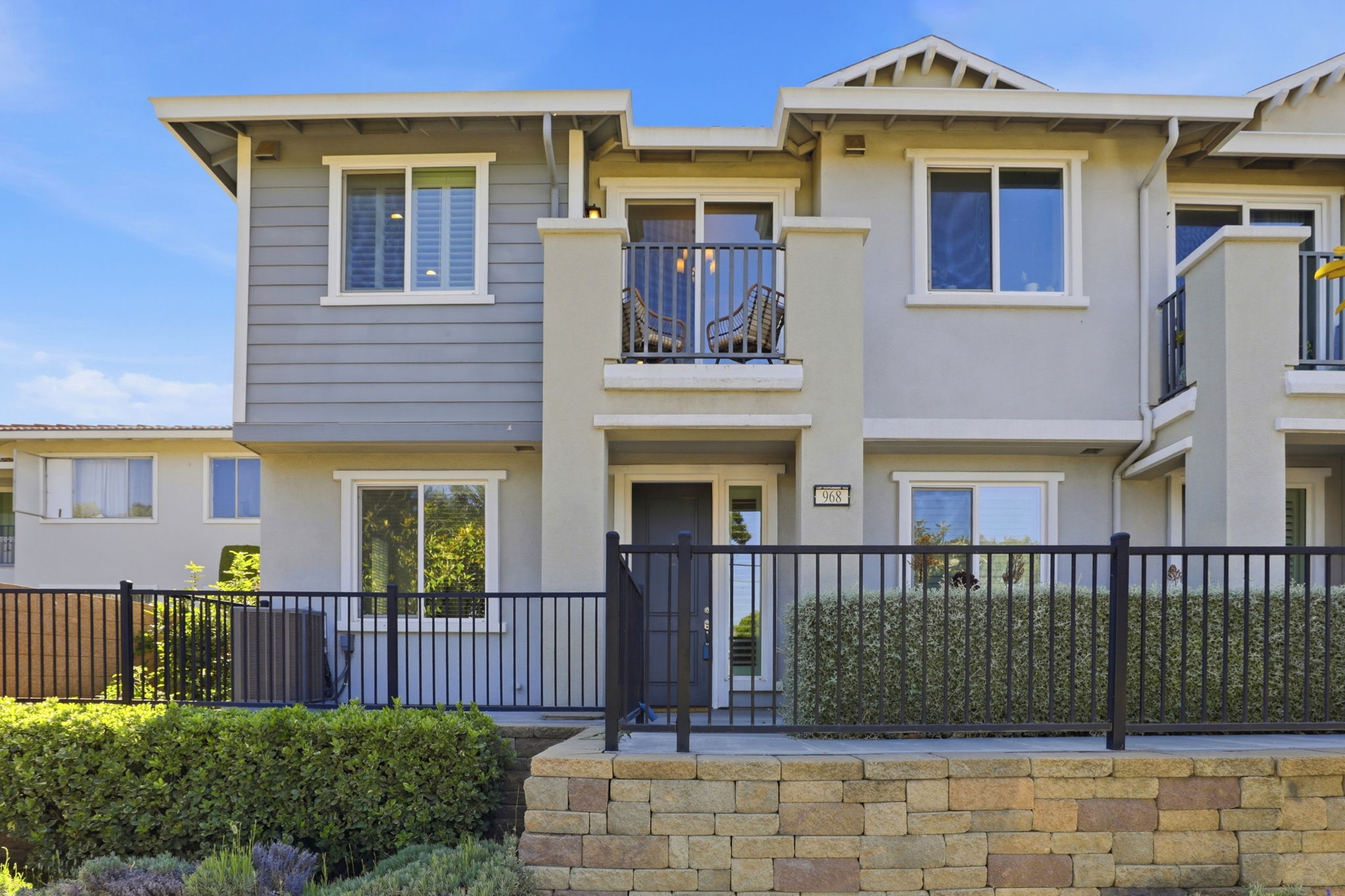 006_F8_968 Almaden Ln