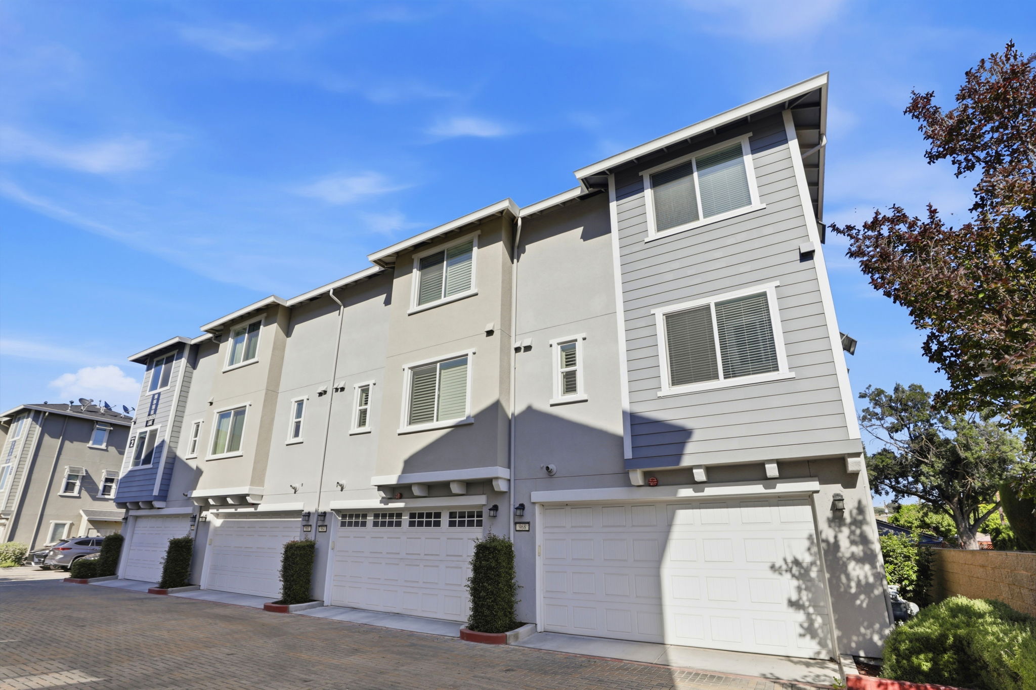 035_F8_968 Almaden Ln