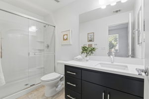 027_F8_968 Almaden Ln