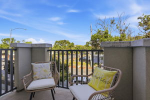 031_F8_968 Almaden Ln