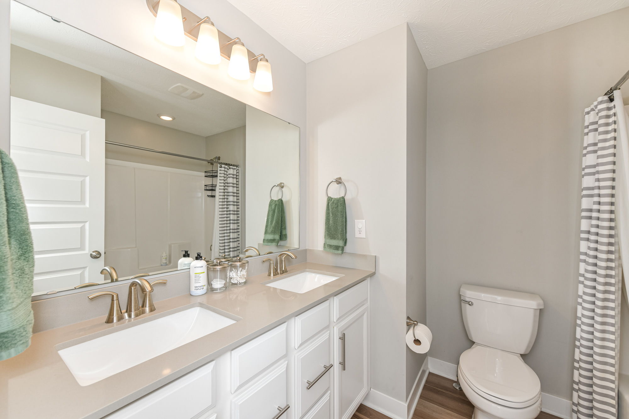 2nd Full Bathroom