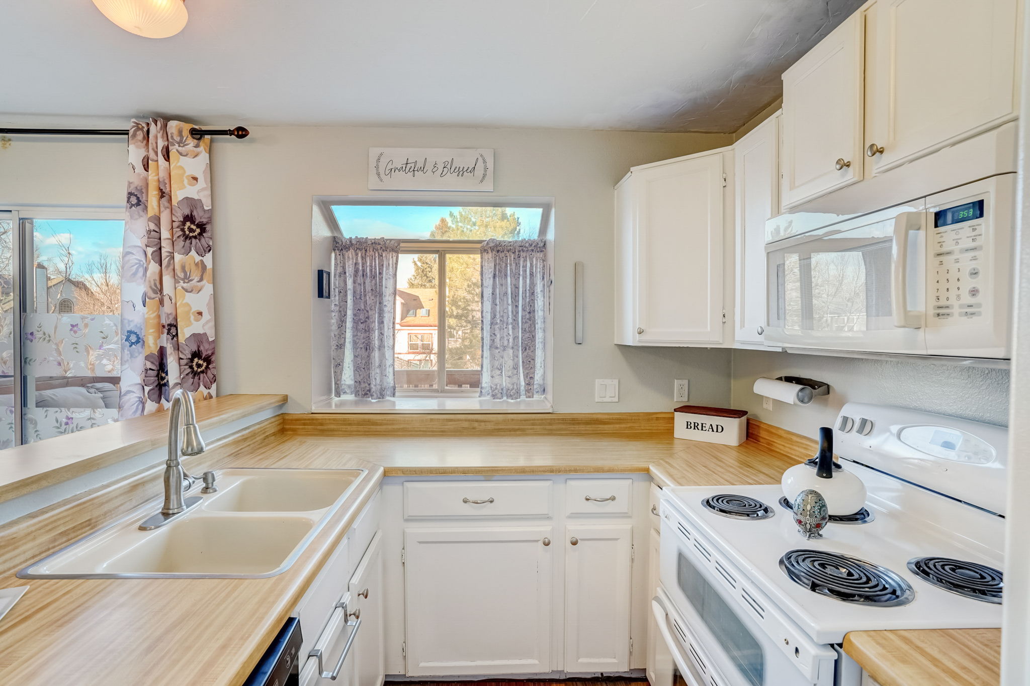 W Chatfield Ln-014