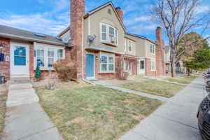 W Chatfield Ln-002