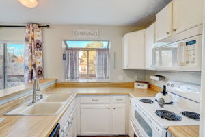 W Chatfield Ln-014