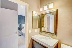 W Chatfield Ln-036