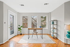97 Anderer Ln, Boston, MA 02132, USA Photo 8