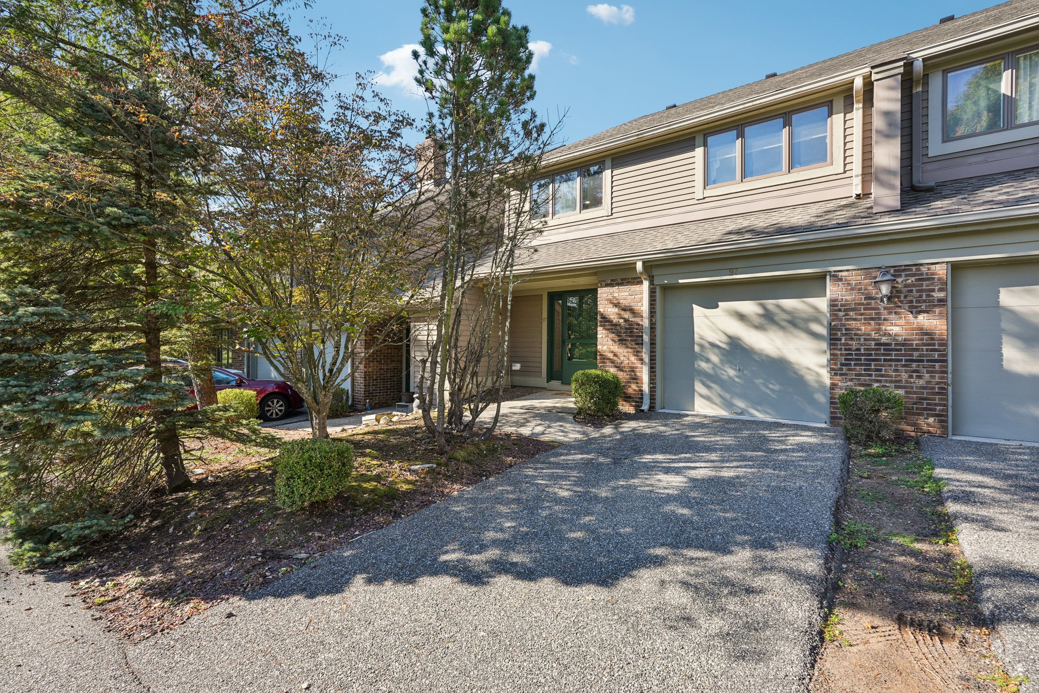 Frost Ln-S1710-005.jpg