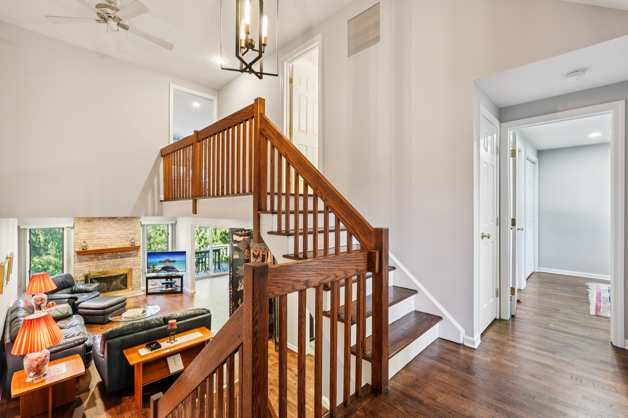 Frost Ln-S1710-033.jpg
