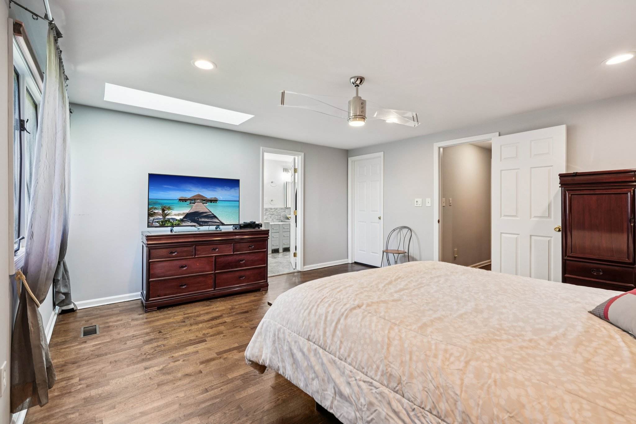 Frost Ln-S1710-036.jpg