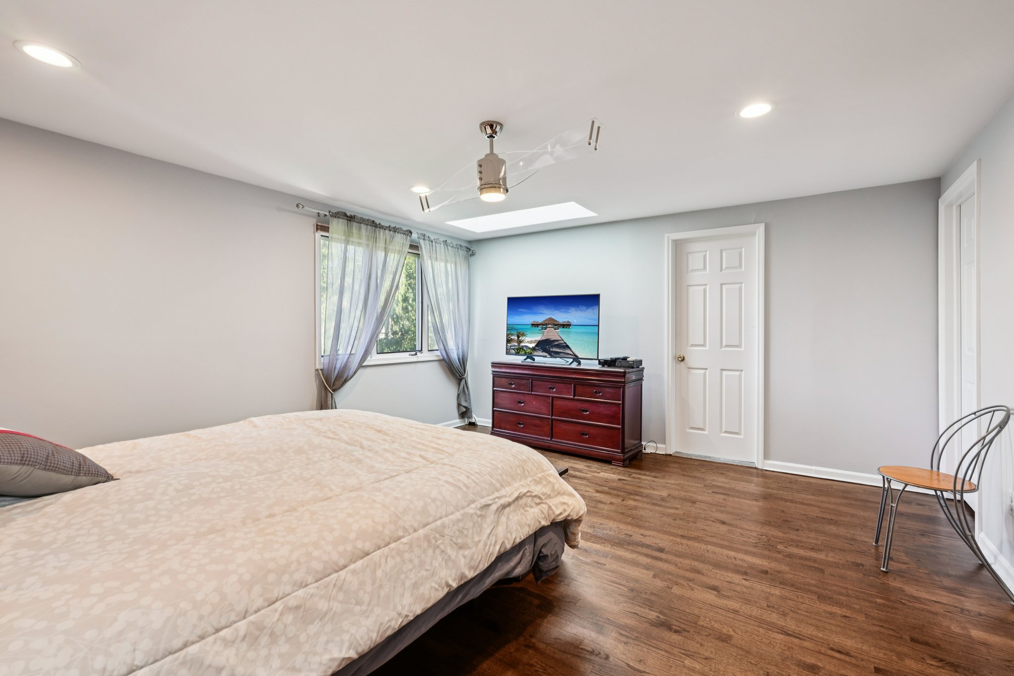 Frost Ln-S1710-037.jpg