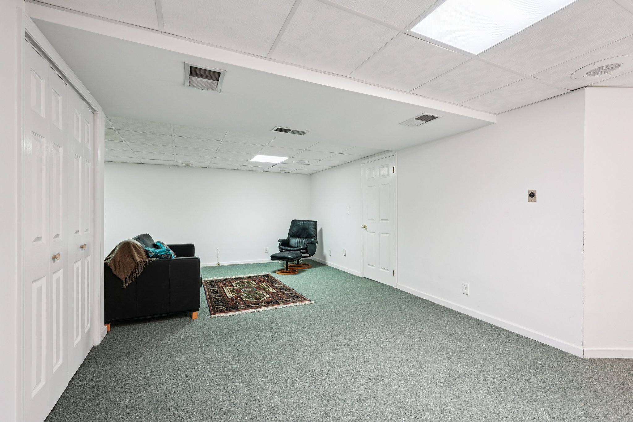 Frost Ln-S1710-041.jpg