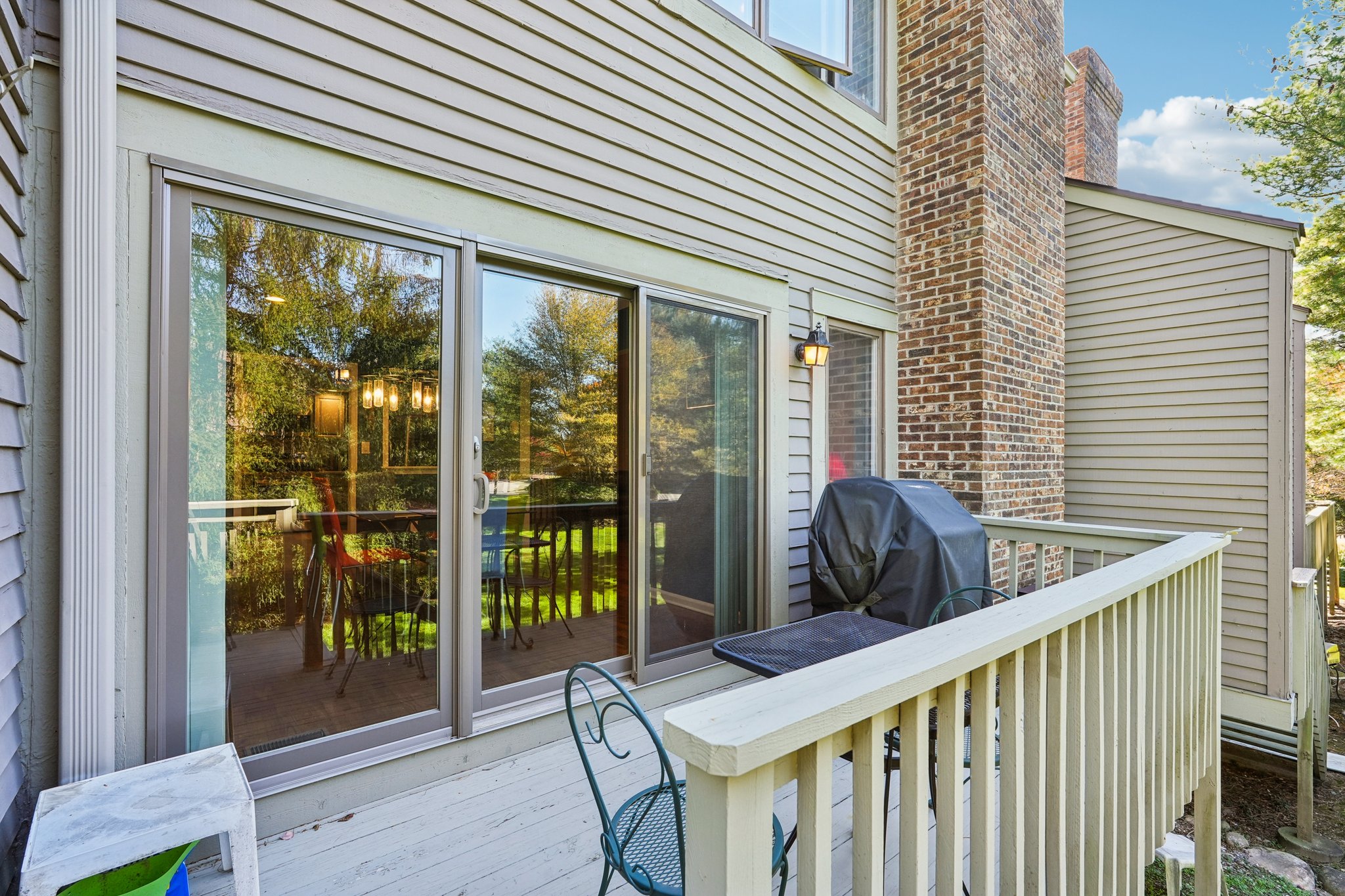 Frost Ln-S1710-045.jpg