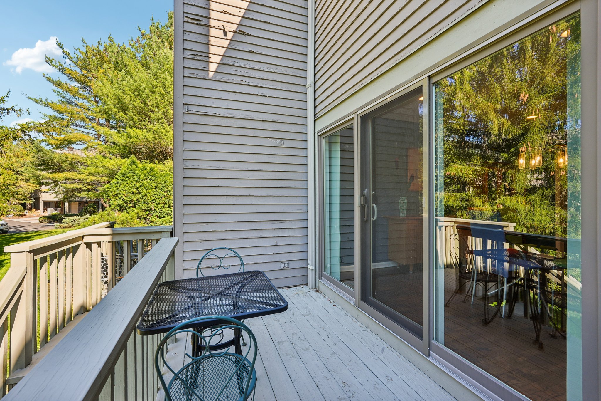 Frost Ln-S1710-047.jpg