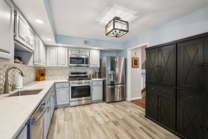 Frost Ln-S1710-019.jpg