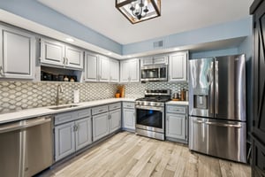 Frost Ln-S1710-020.jpg