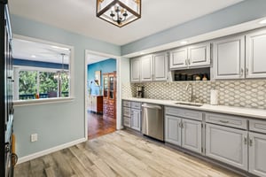 Frost Ln-S1710-021.jpg
