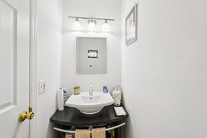 Frost Ln-S1710-023.jpg