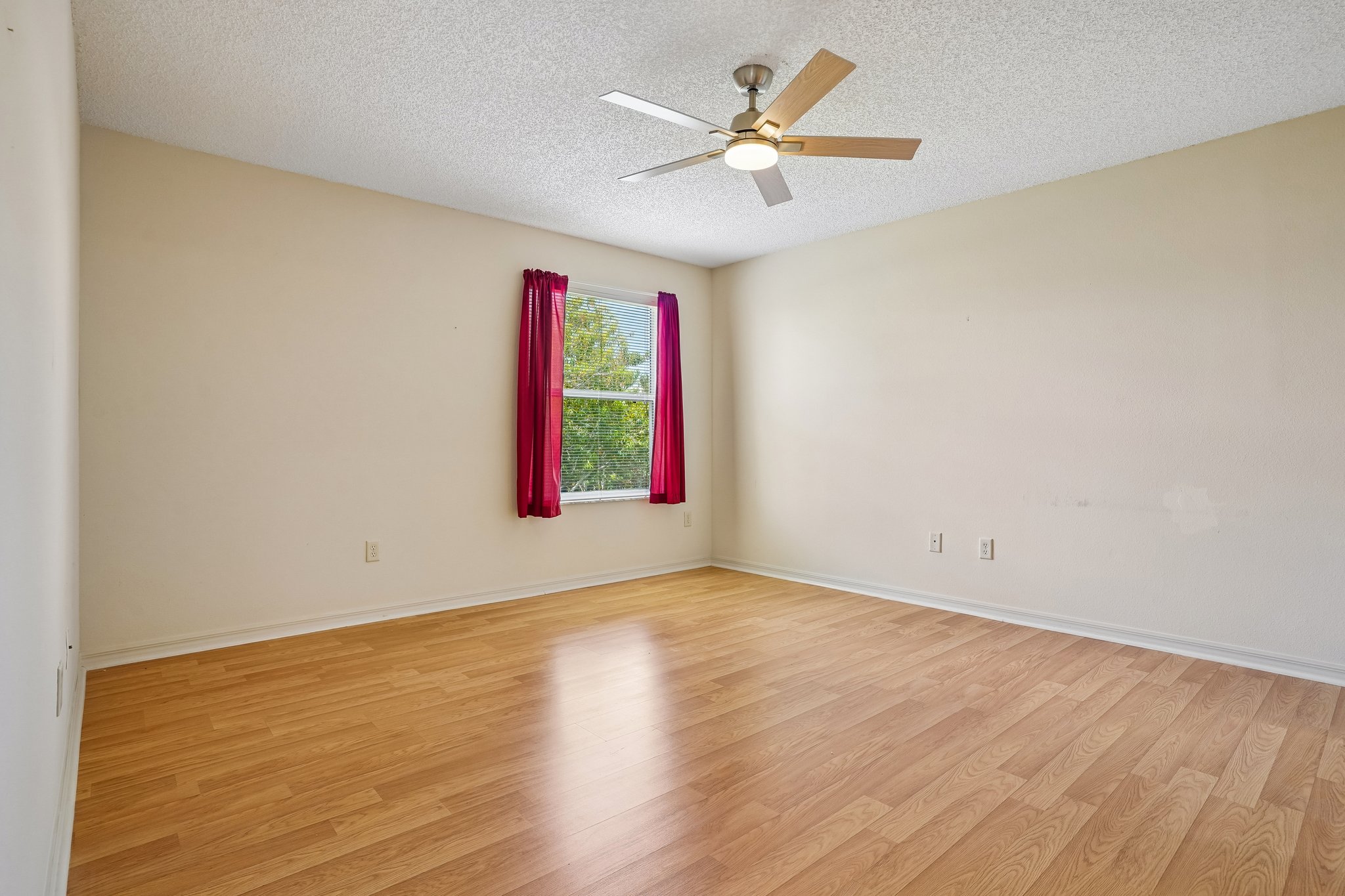 Kenova Ave-S2507-019.jpg