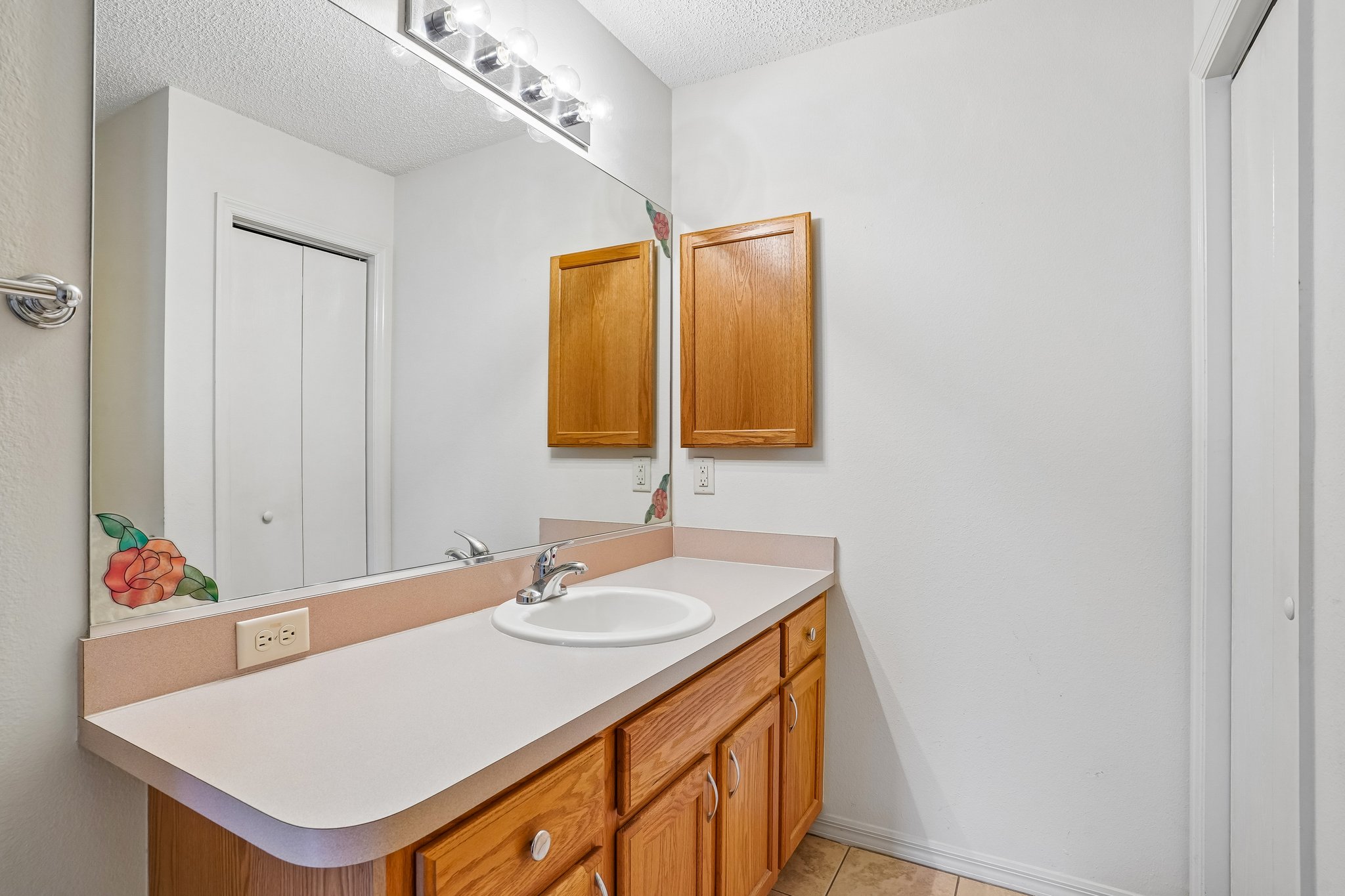 Kenova Ave-S2507-024.jpg
