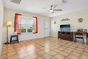 Kenova Ave-S2507-010.jpg