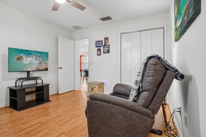 Kenova Ave-S2507-030.jpg