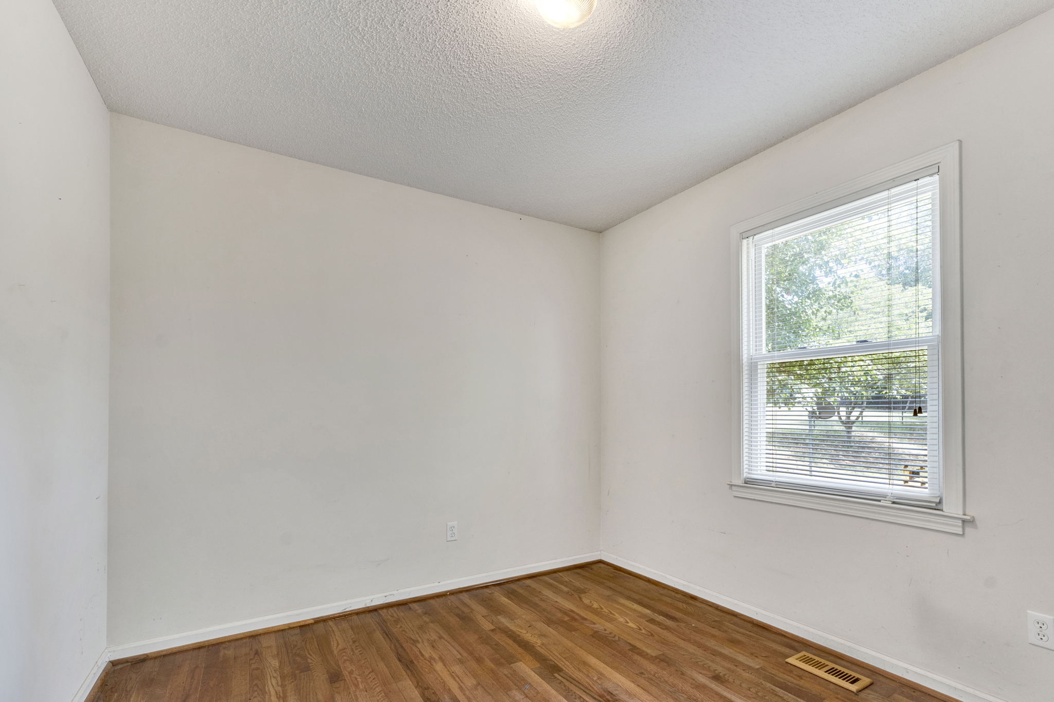 970 Spring Valley Rd, Inman, SC 29349, USA Photo 4