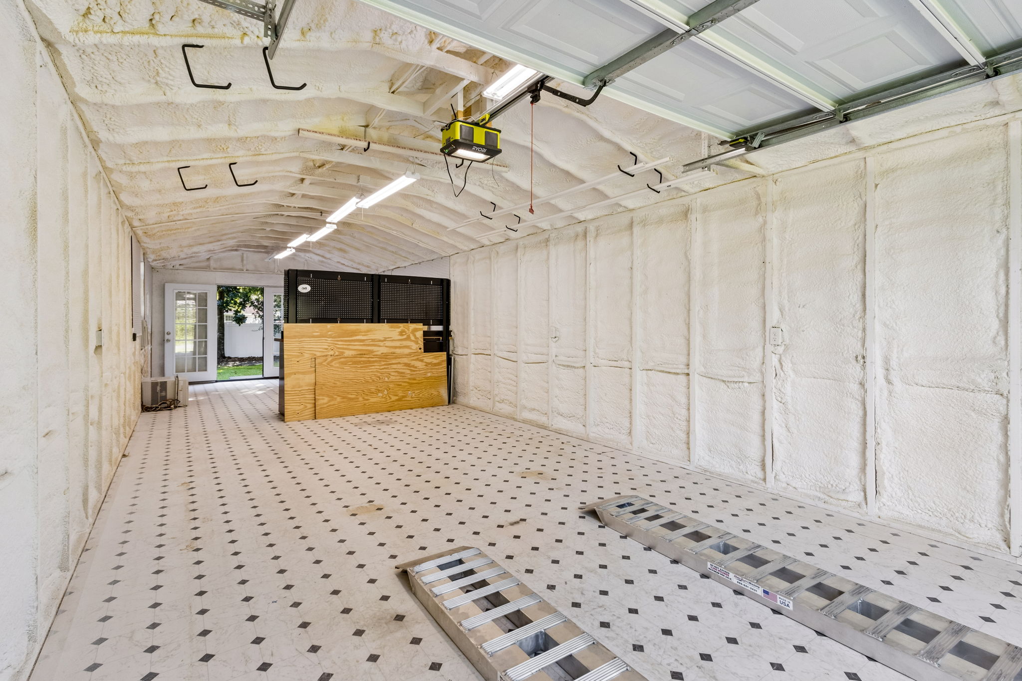 Garage/Shed