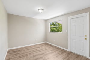 N 14th St-S0606-015.jpg