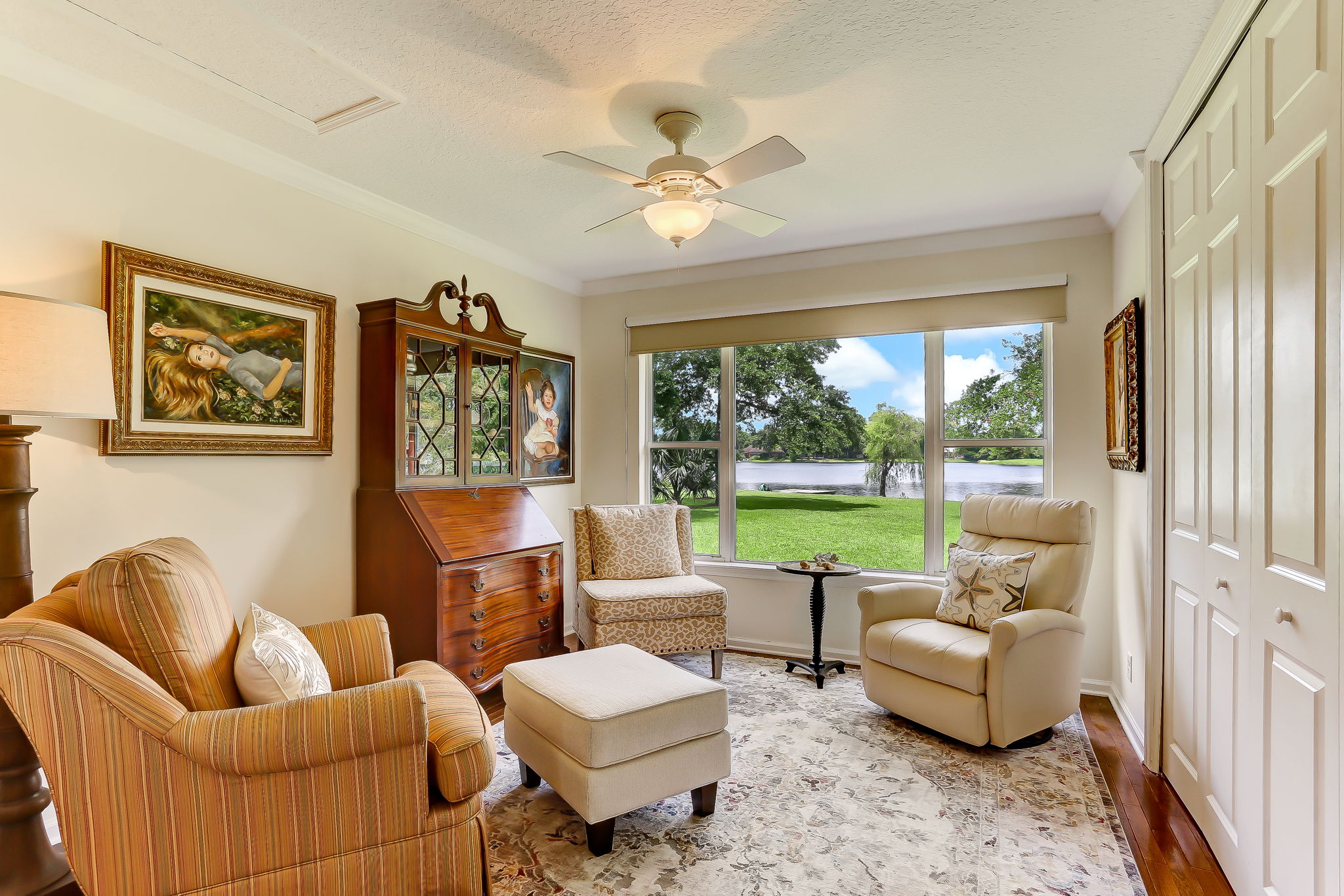 Master Bedroom Sitting Area