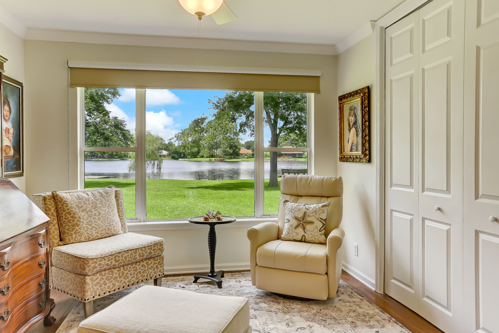 Master Bedroom Sitting Area