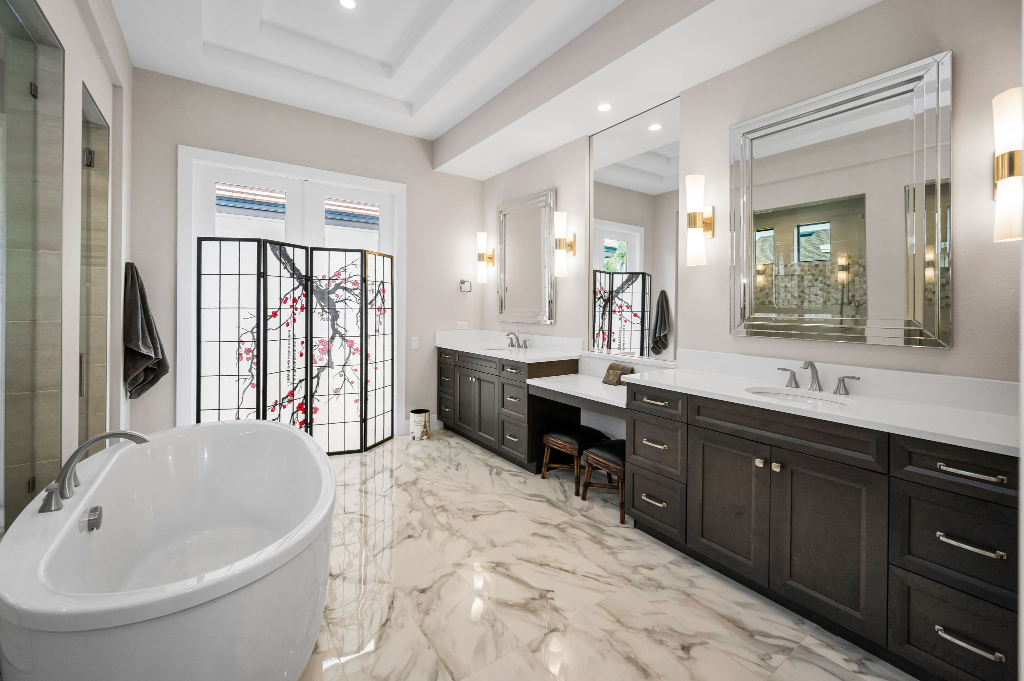 Primary Bathroom1e
