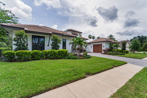 Front Exterior4