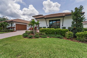 Front Exterior5