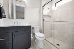 Guest Bathroom3