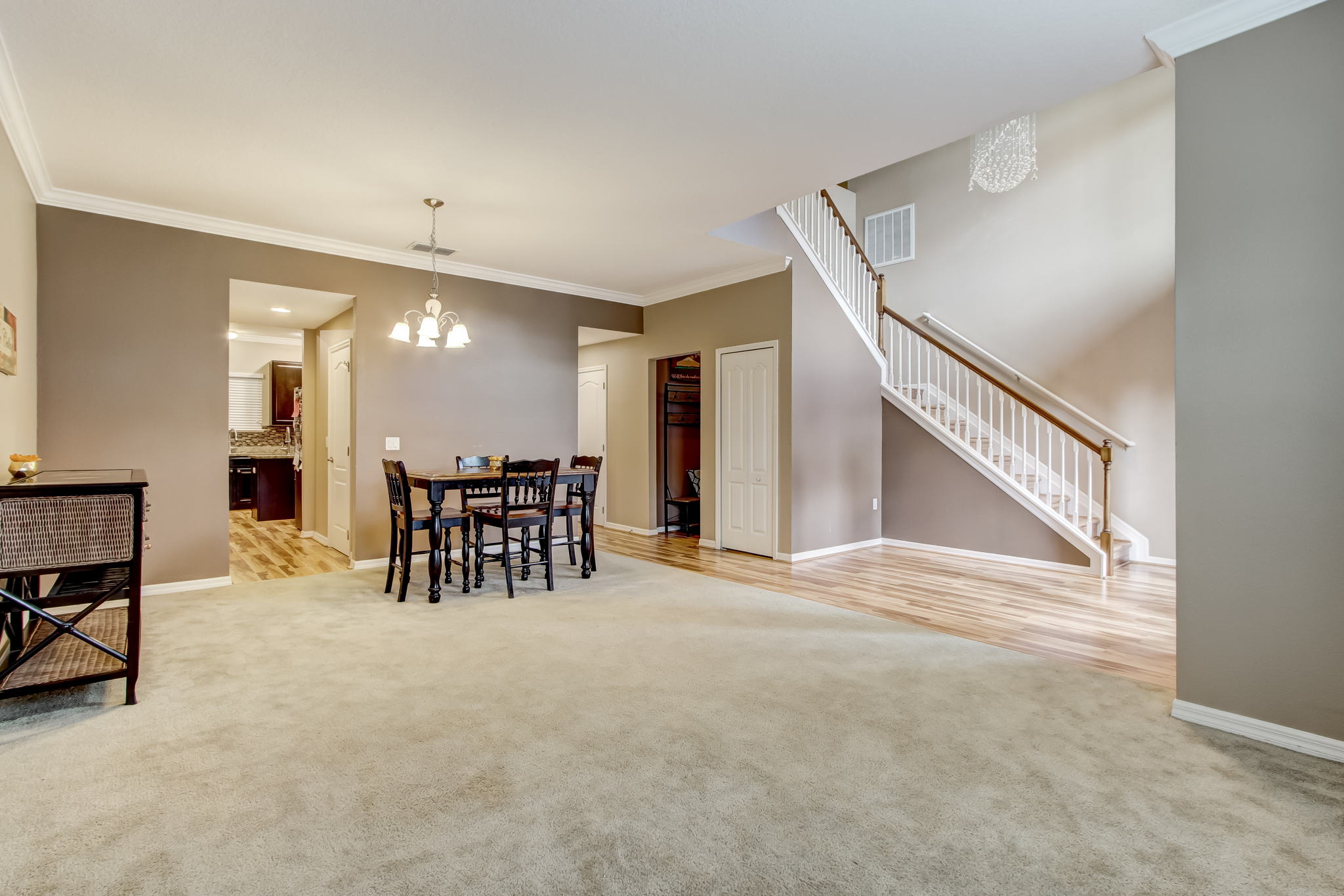 Living Room/Dining Area