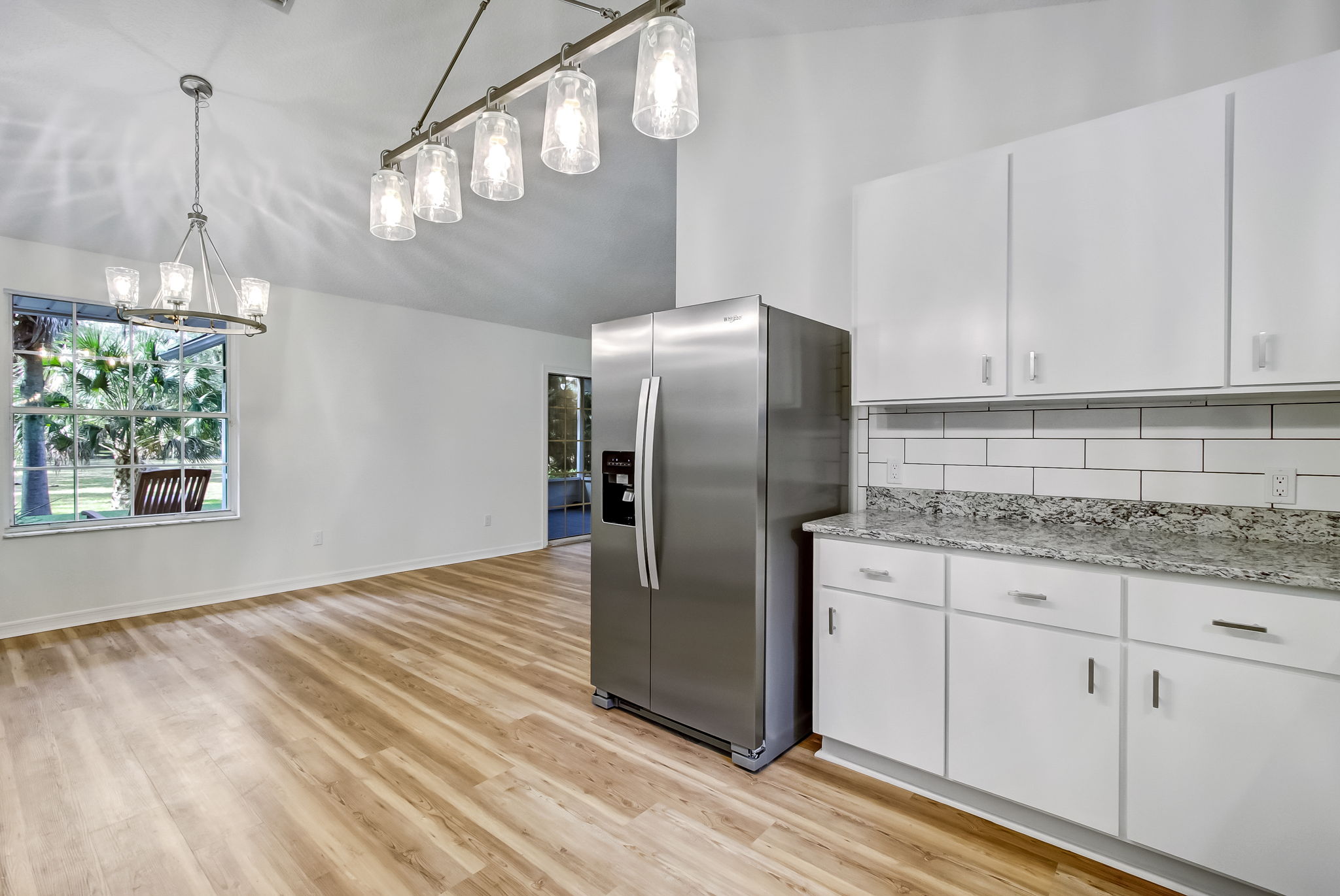 Kitchen/Dining Area