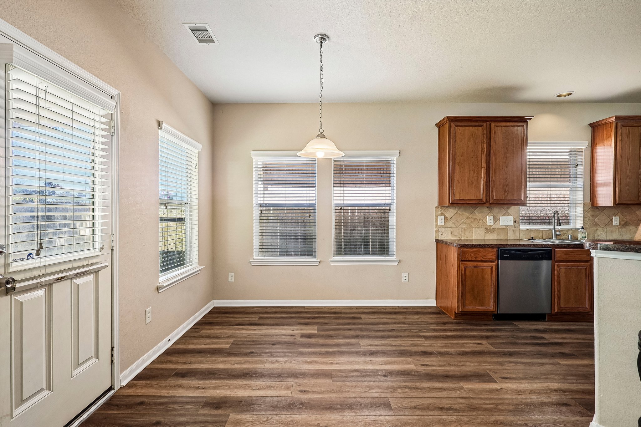 Blue Bonnet Dr-S2207-015.jpg