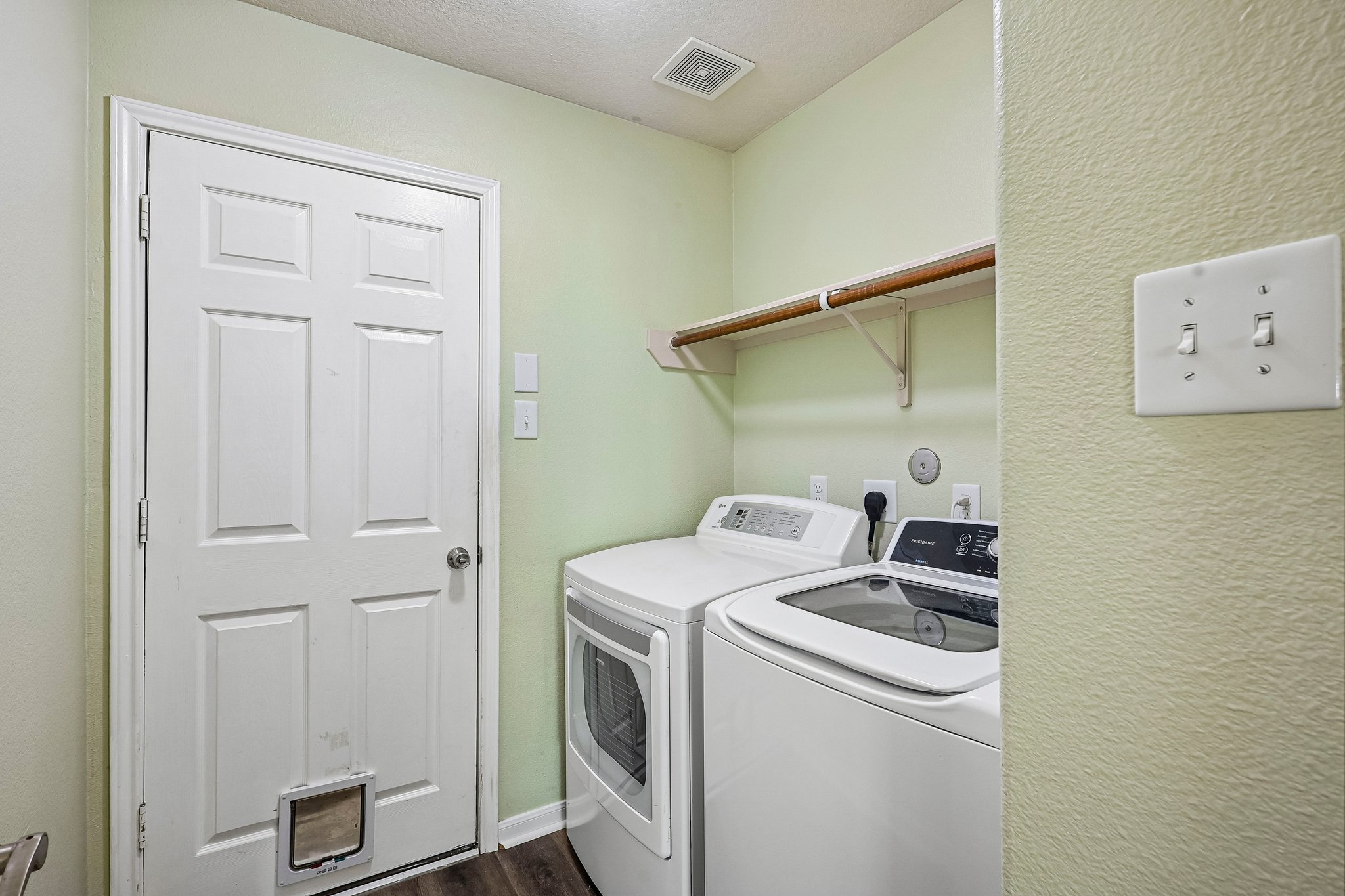 Blue Bonnet Dr-S2207-017.jpg