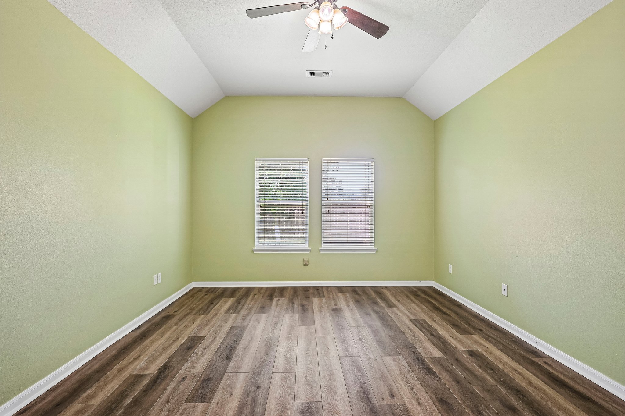 Blue Bonnet Dr-S2207-019.jpg