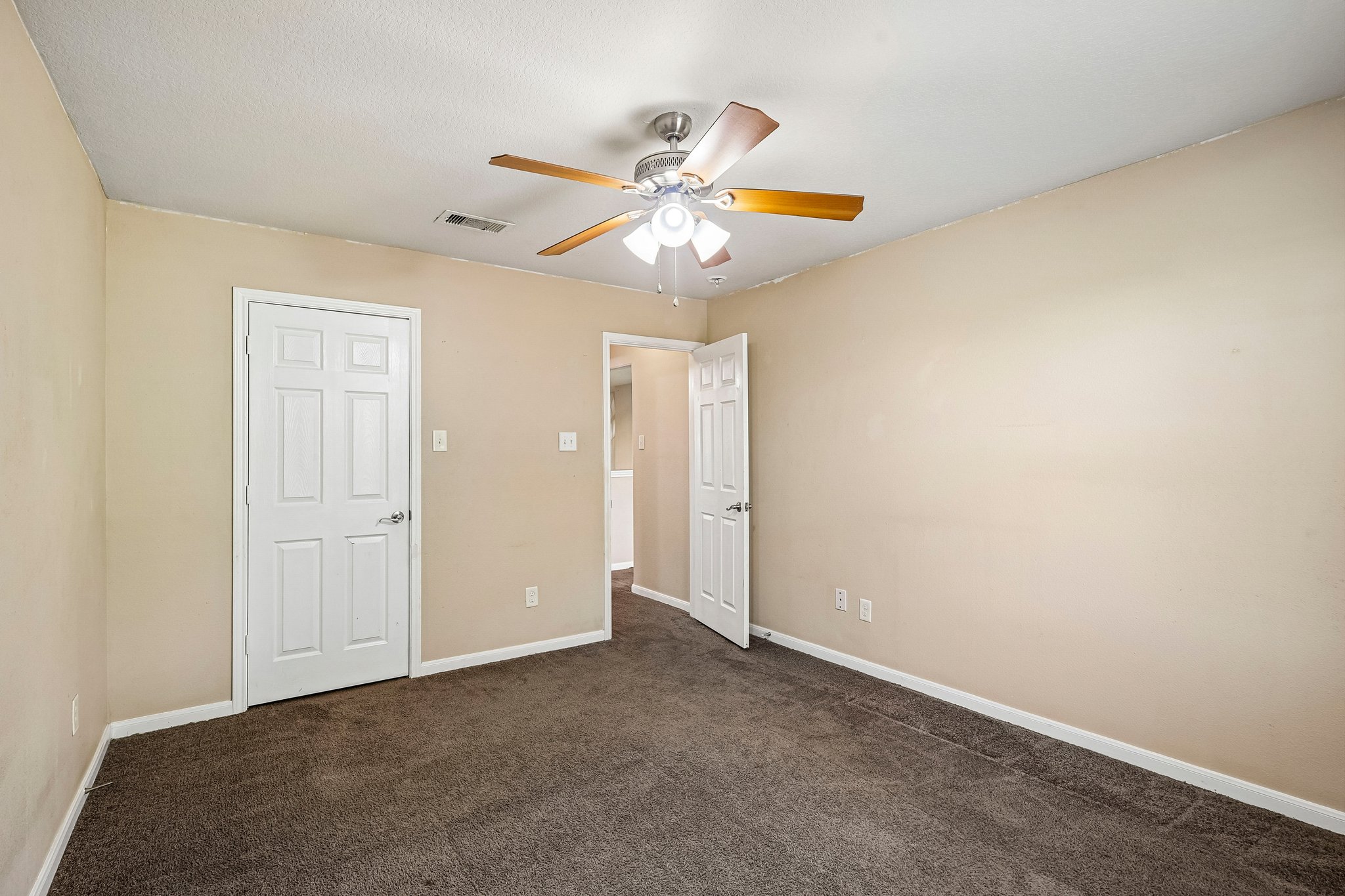 Blue Bonnet Dr-S2207-037.jpg