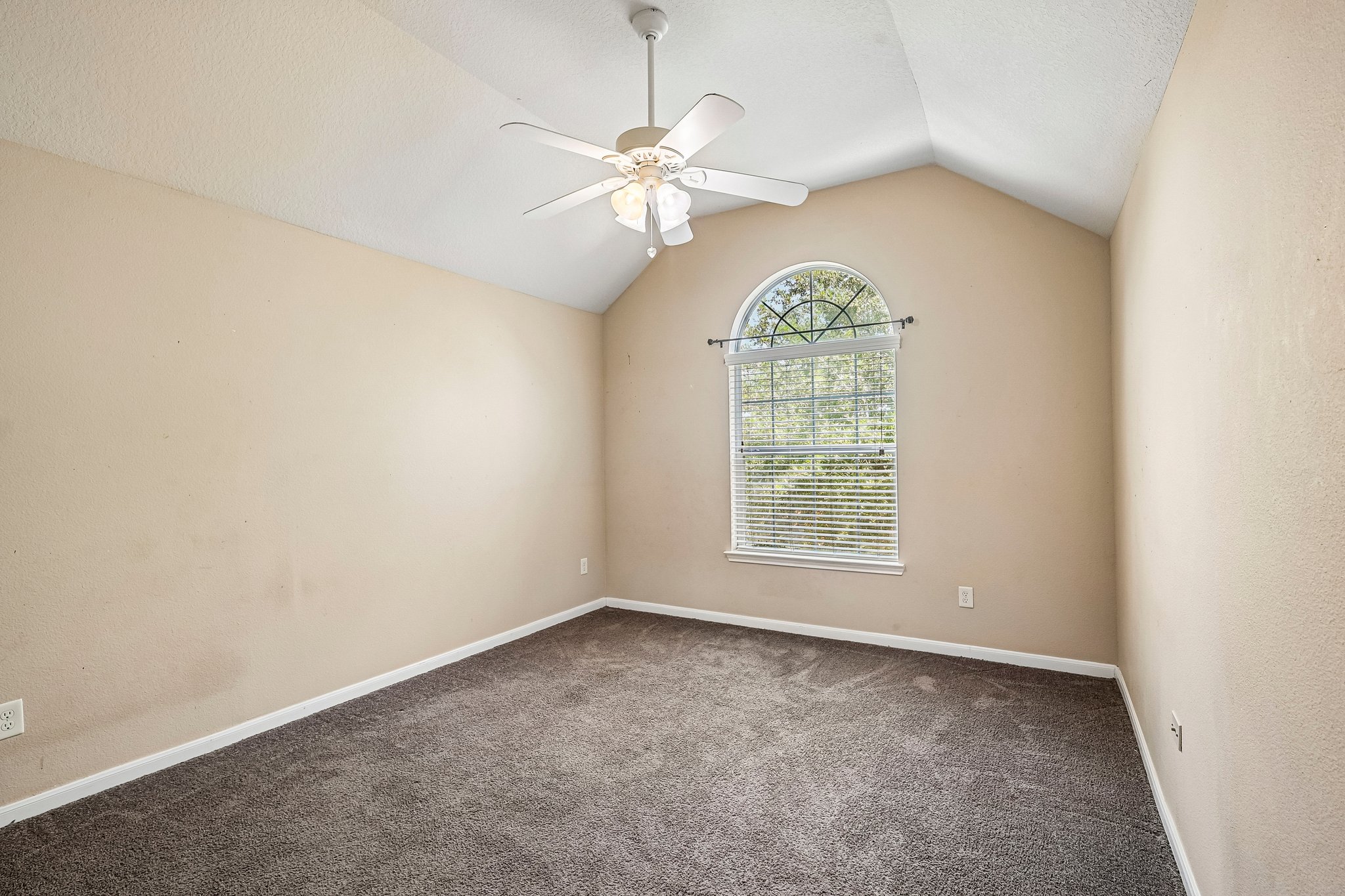 Blue Bonnet Dr-S2207-039.jpg