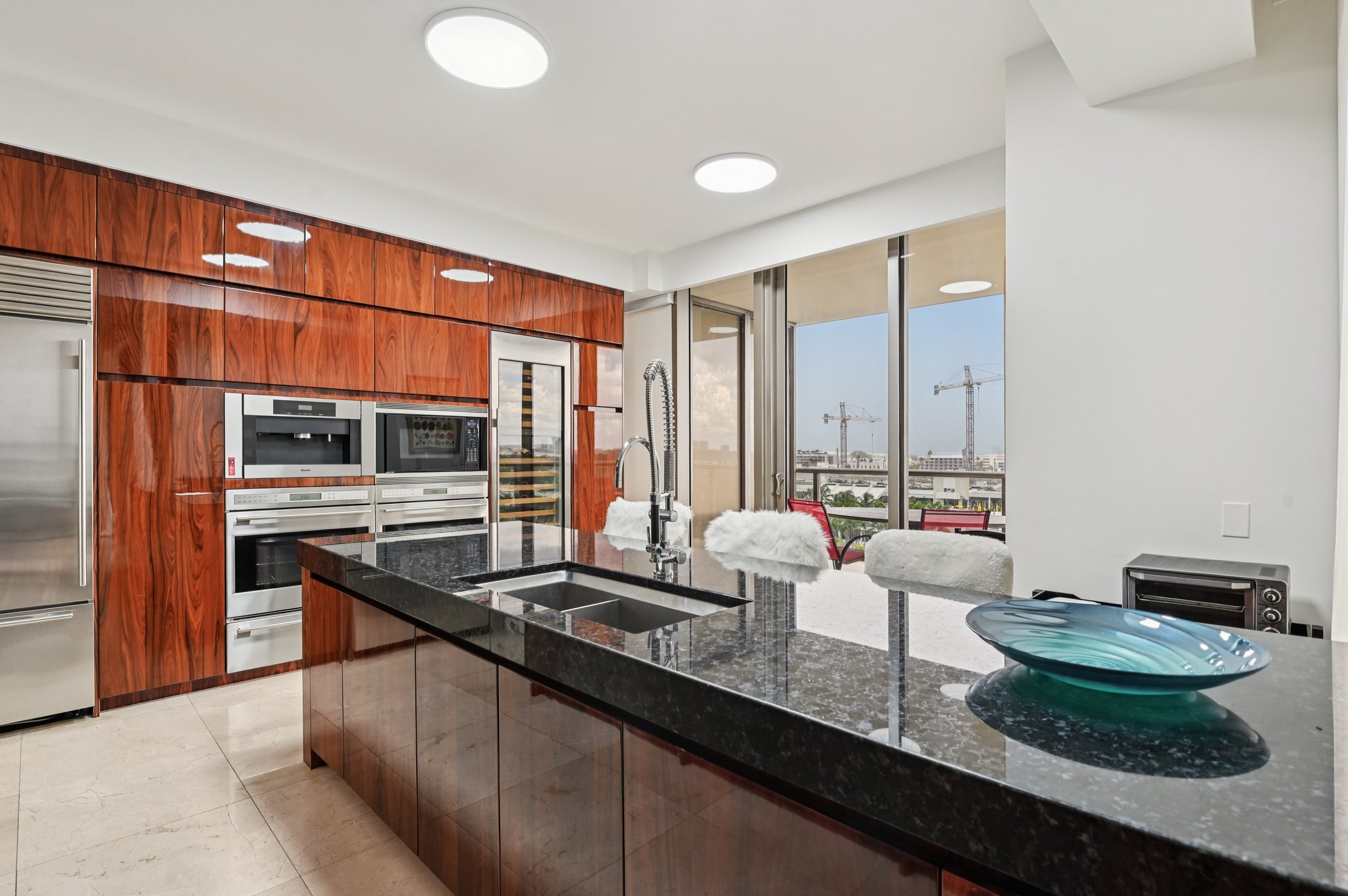 Collins Ave 803N-S2208-006.jpg