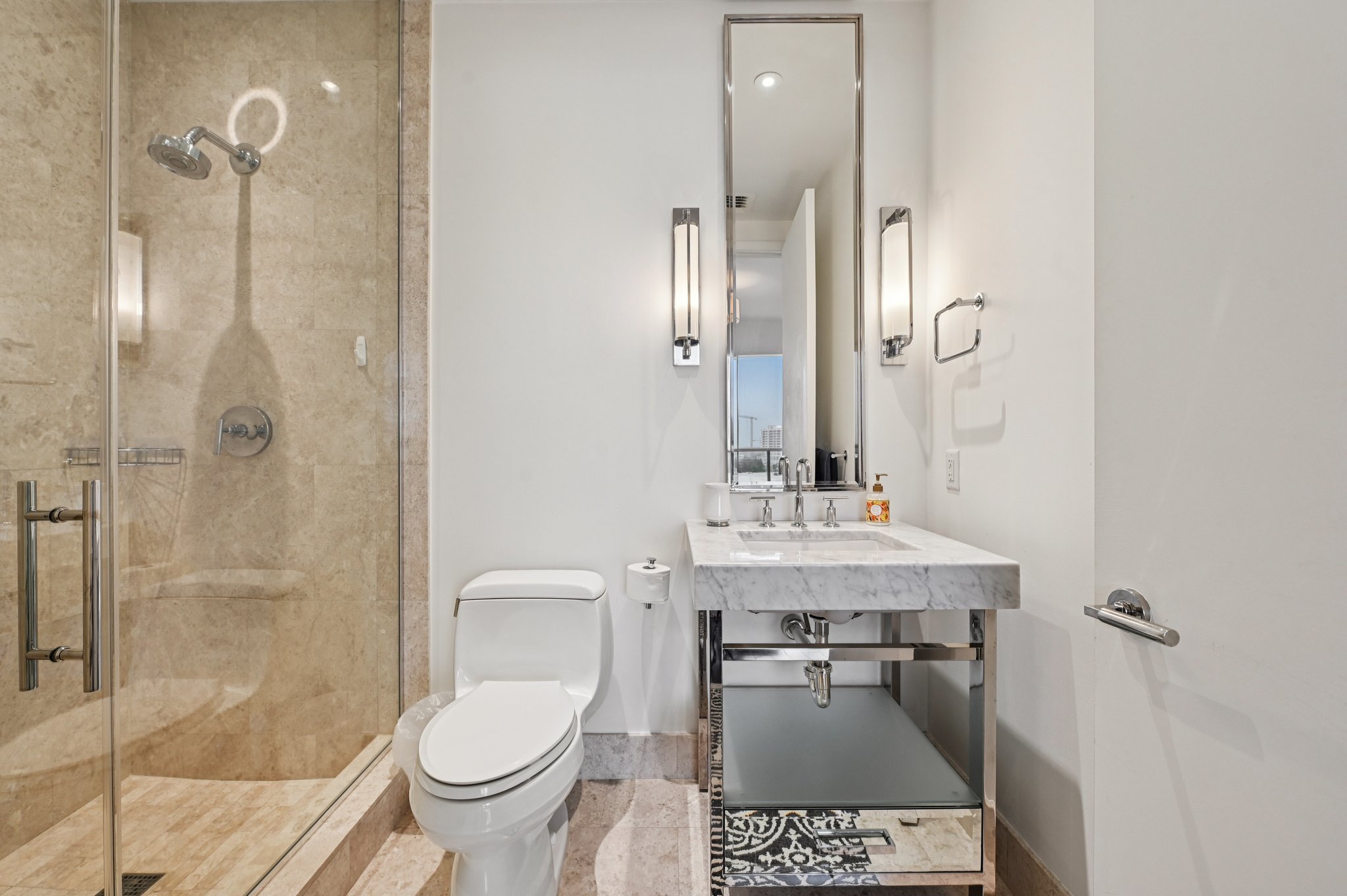 Collins Ave 803N-S2208-015.jpg