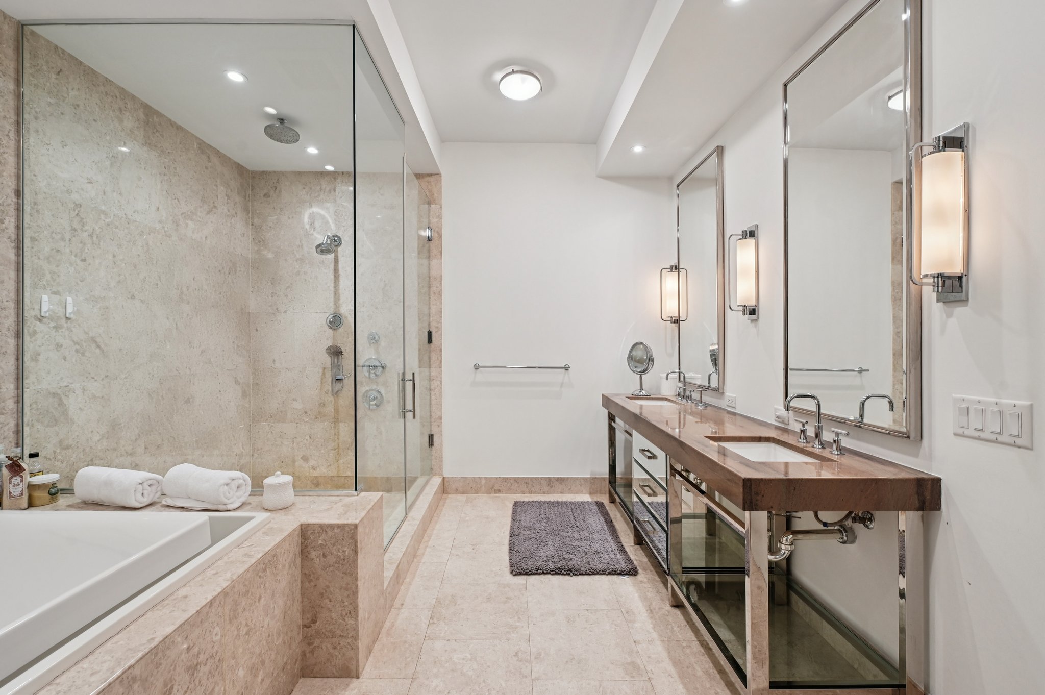 Collins Ave 803N-S2208-035.jpg